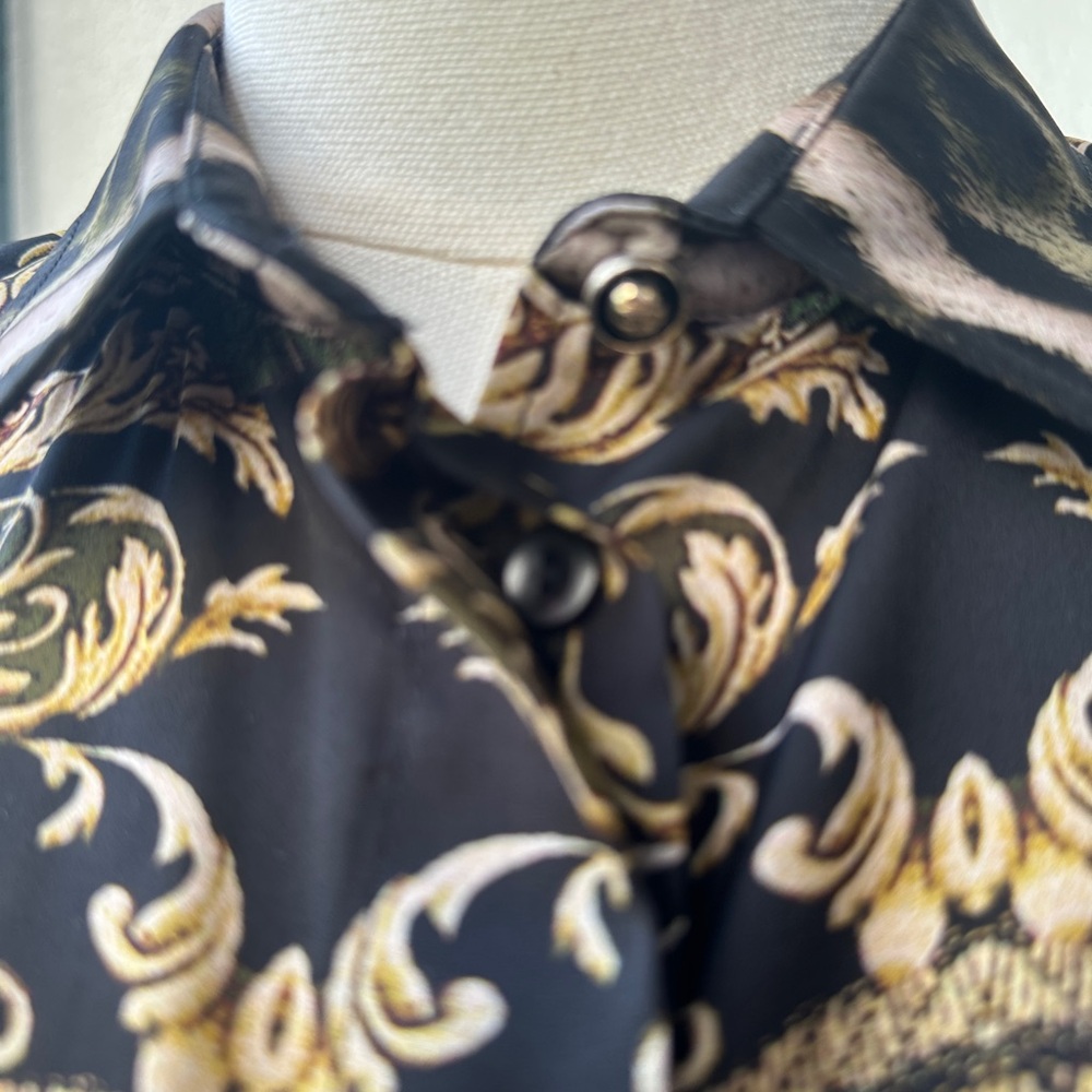 Just Cavalli Woman Black and Gold Silk Leopard Baroque Print Blouse. - Picture 10 of 13